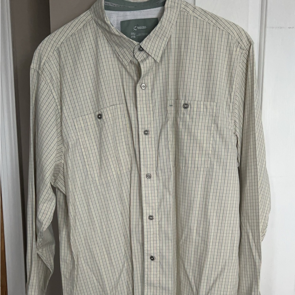 2 Men’s World Wide Sportsman shirts